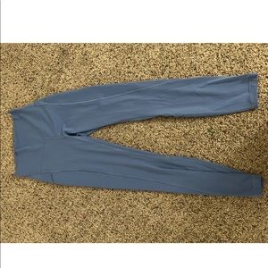 brand new Lululemon align leggings with pockets and the length is 28 inch